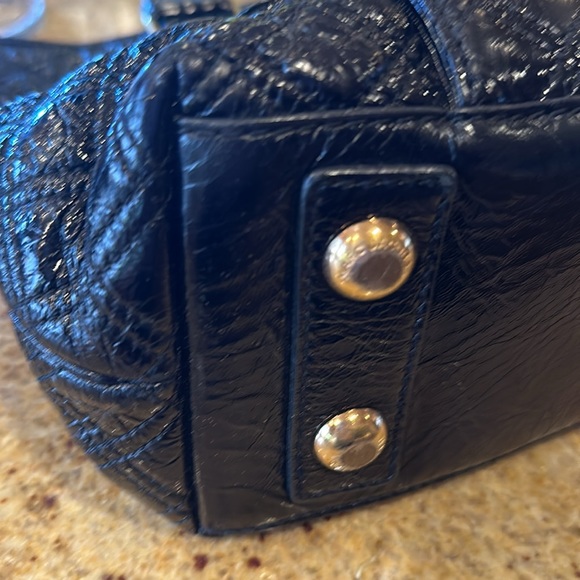 Marc Jacobs black quilted leather hobo satchel with gold hardware. - Picture 4 of 10